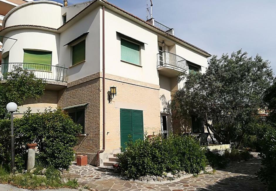 Villa Ariosa Vasto Extérieur photo